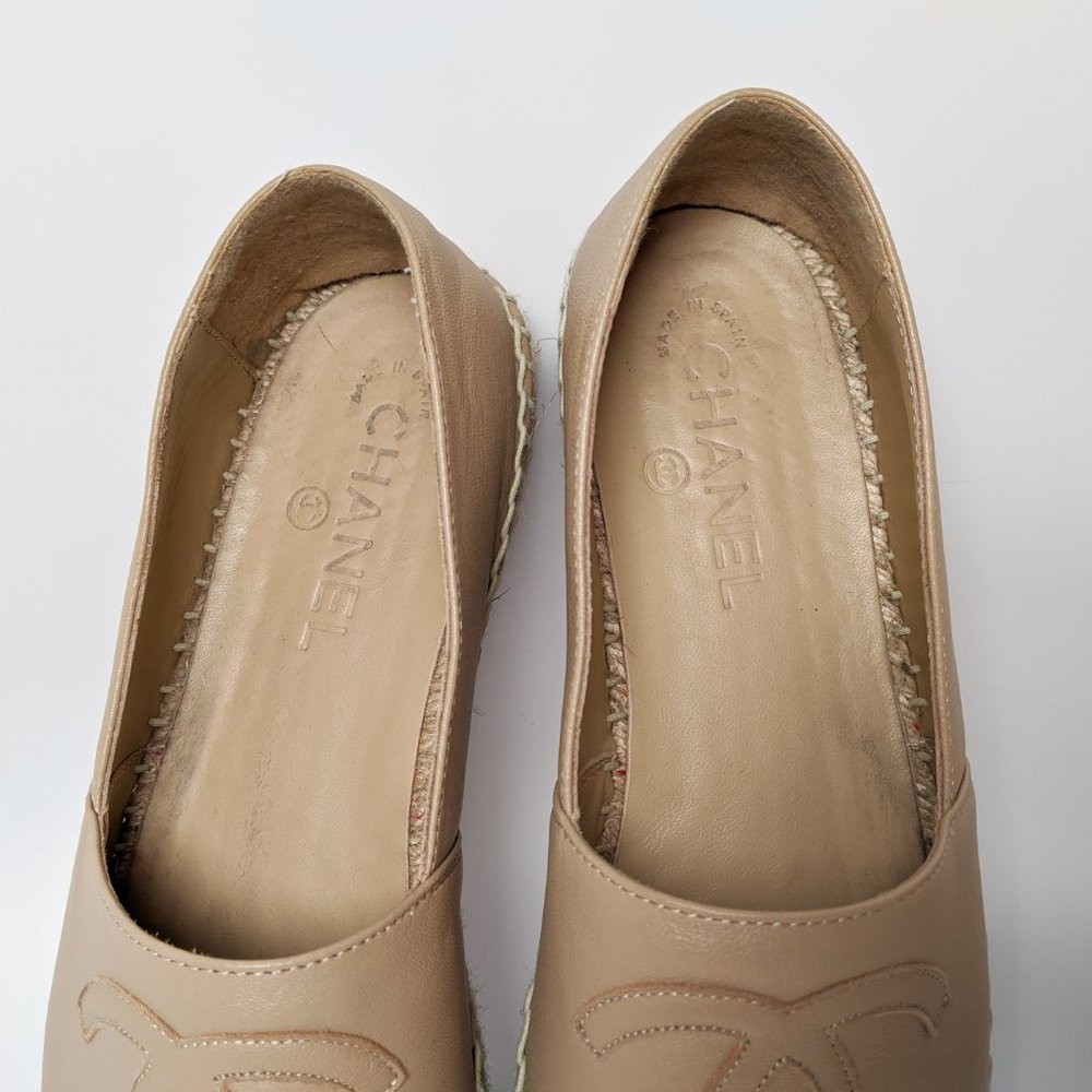 SOLD Chanel Beige & Black Lambskin Espadrilles - Picture 3 of 7